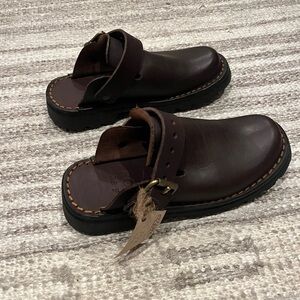 NWT Roe Leather slingback mules